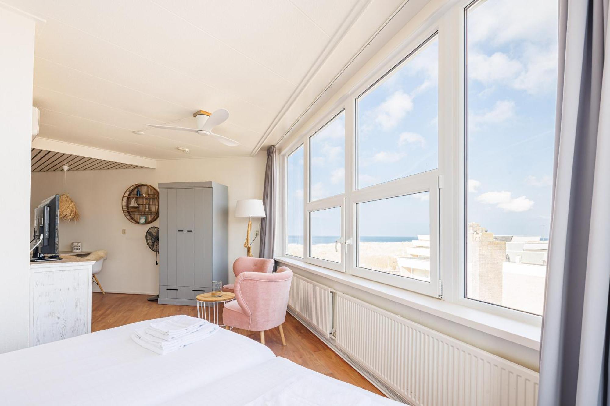 ברחן אן זיי Neptunus Appartementen חדר תמונה
