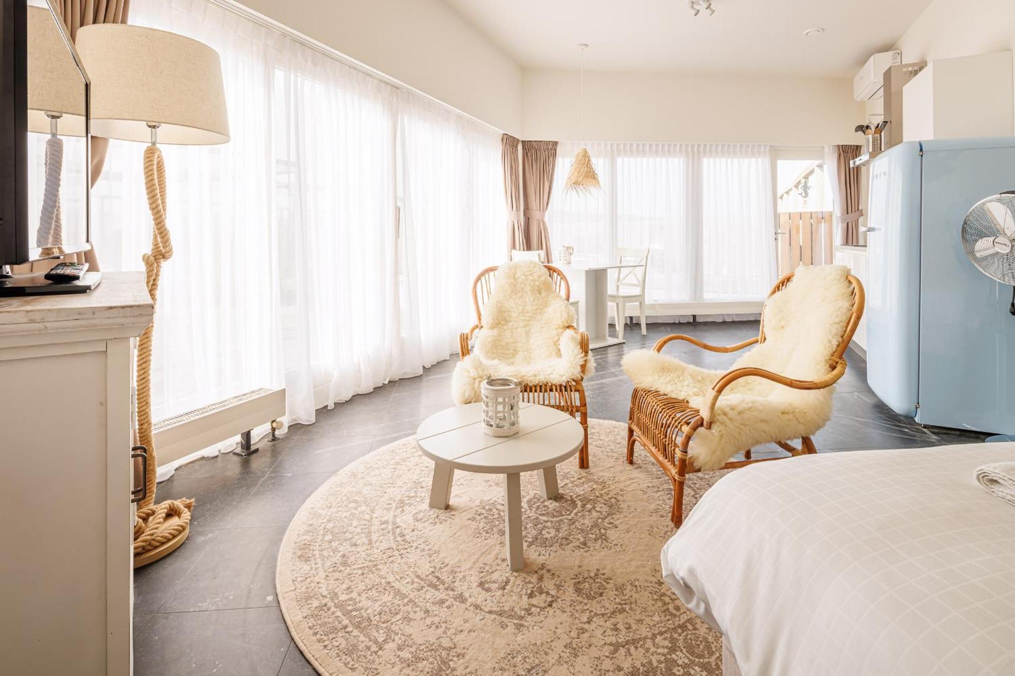 ברחן אן זיי Neptunus Appartementen חדר תמונה